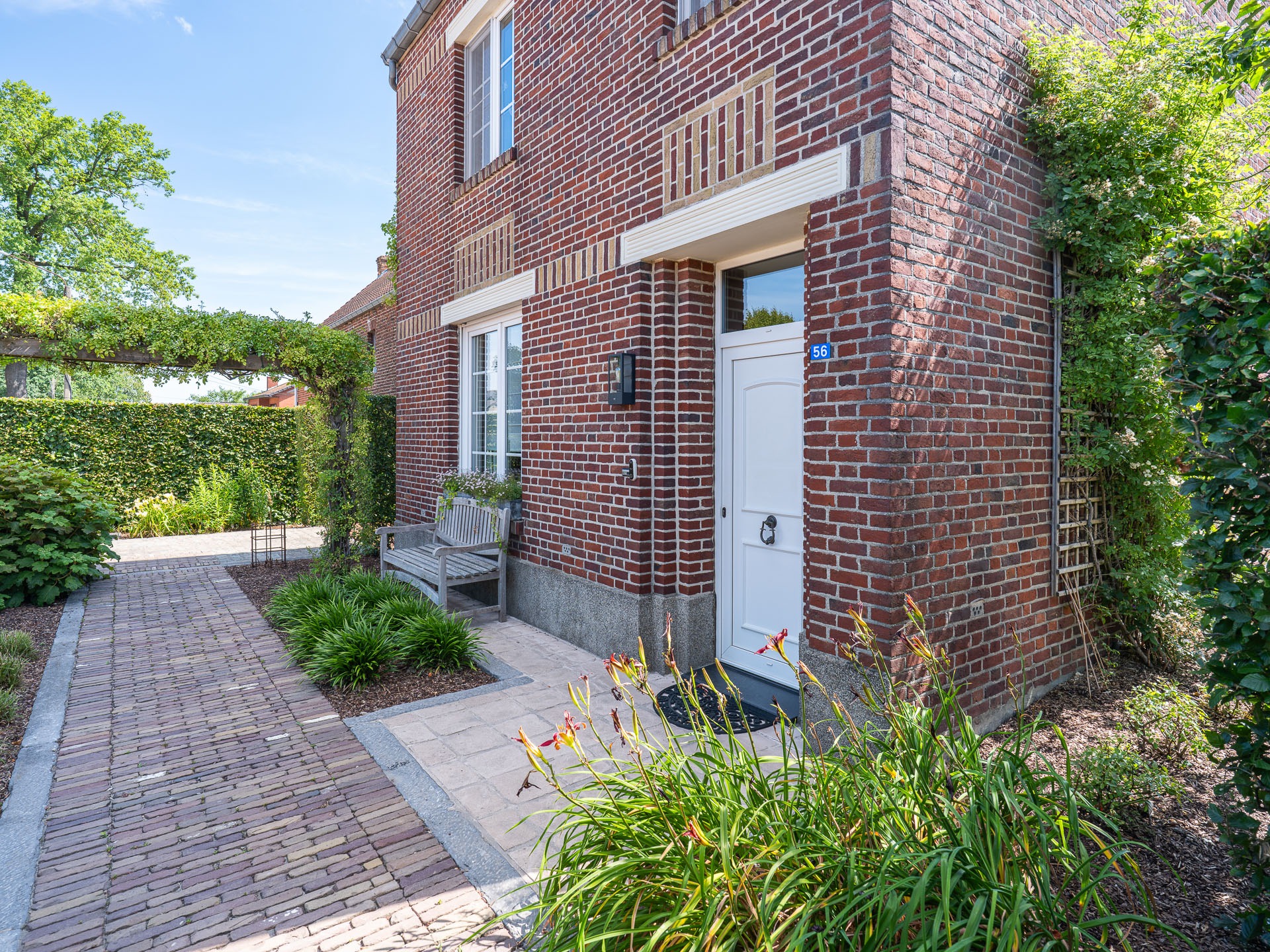 Een tuin met karakter, rust en verfijning